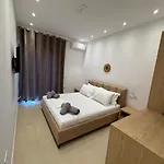 Laertis House * Himara