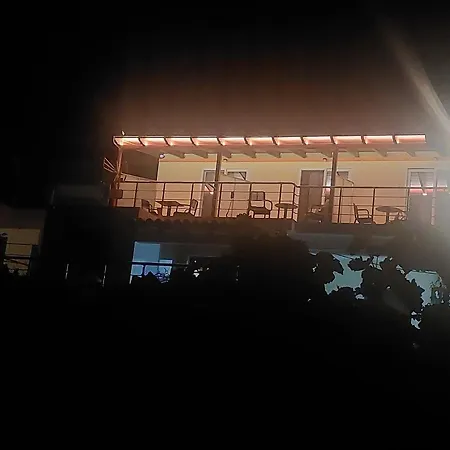 別荘 Laertis House *